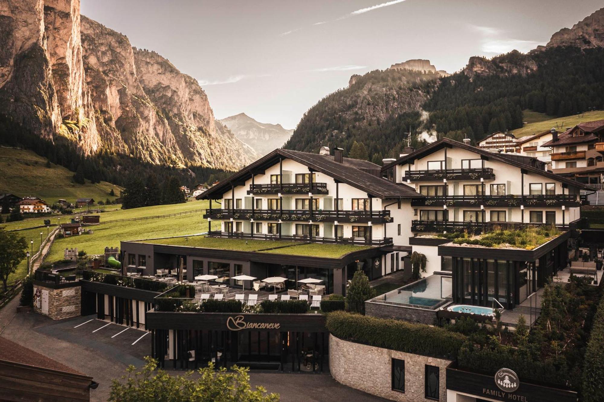 Biancaneve Family Hotel Selva di Val Gardena Esterno foto